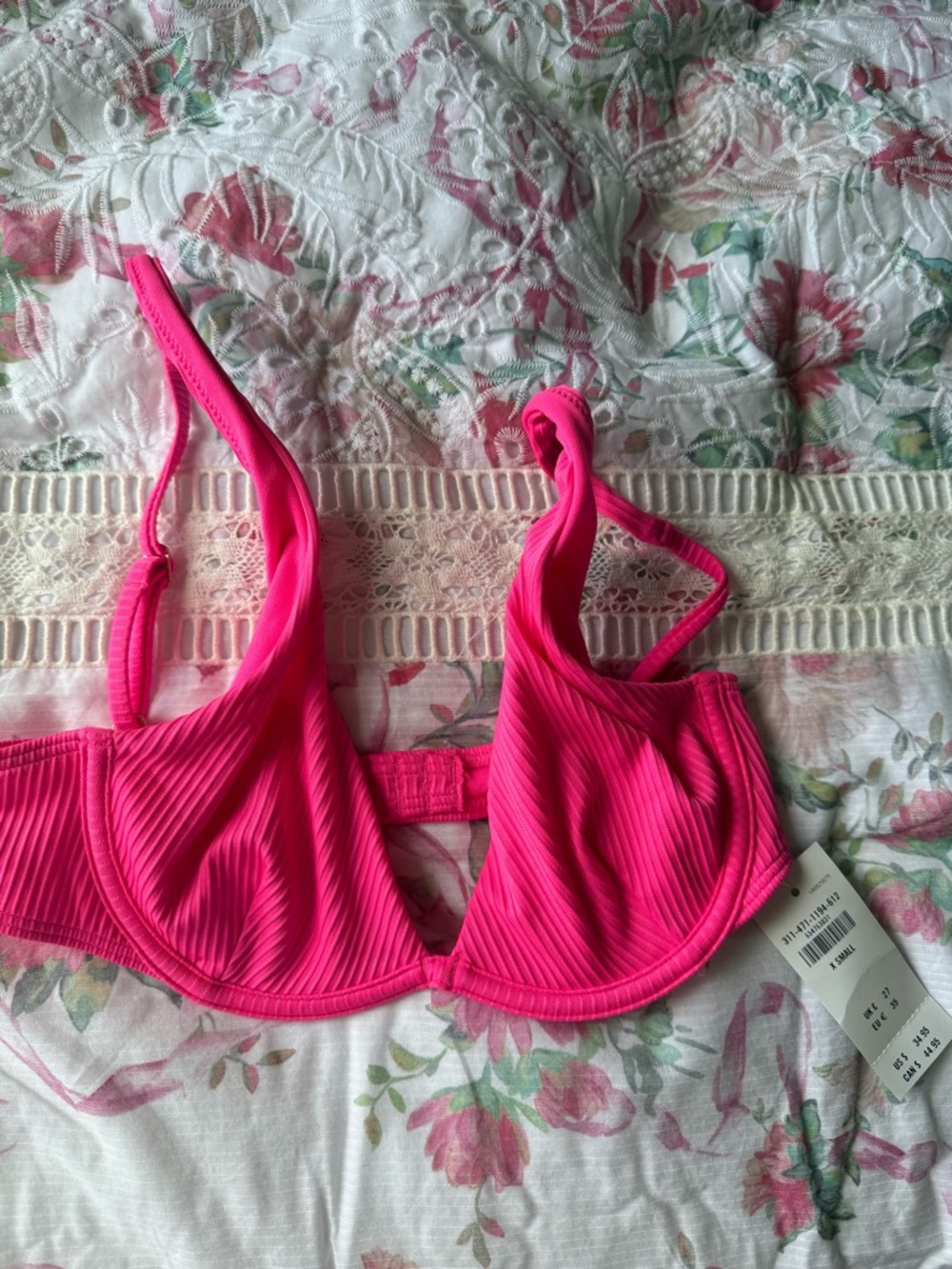 Hollister Ribbed Underwire Bikini Top in Hot Pink
